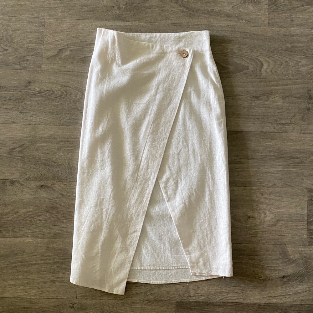 Elegant White Wrap Skirt